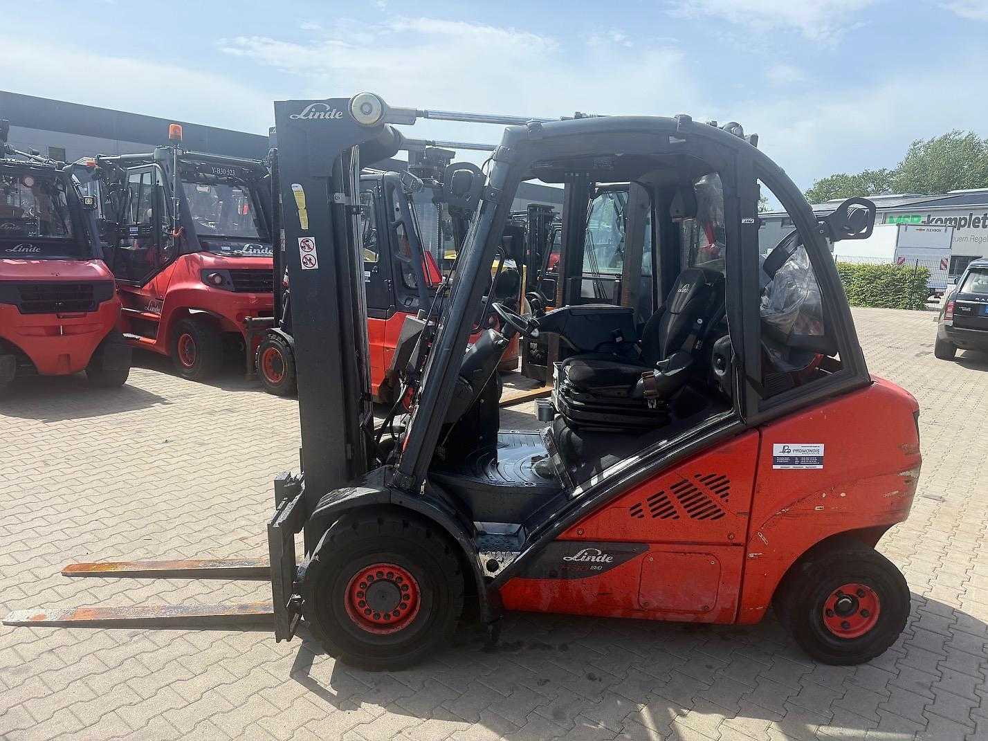 Wózki widłowe używane LINDE H 30 T EVO GAS VIERRADFRONTSTAPLER (13046243)