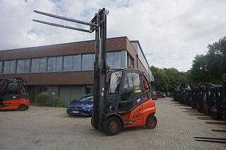 Wózki widłowe używane LINDE H 50D-02 - Nur 6.714 Stunden DIESEL VIERRADFRONTSTAPLER (13049909)