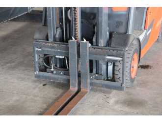 Wózki widłowe używane LINDE H16CNG-01 GAS VIERRADFRONTSTAPLER (13039025)