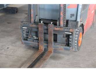 Wózki widłowe używane LINDE H16T-01 GAS VIERRADFRONTSTAPLER (13039034)
