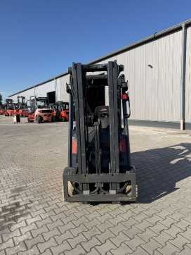 Wózki widłowe używane LINDE H18T-02 GAS VIERRADFRONTSTAPLER (13074419)