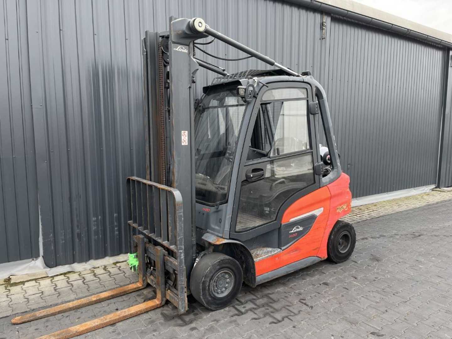 Wózki widłowe używane LINDE H20T-01/600 GAS VIERRADFRONTSTAPLER (12961304)