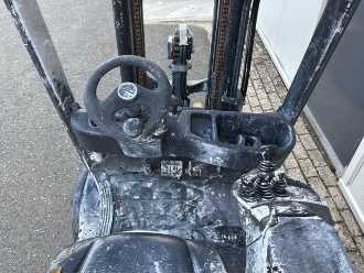Wózki widłowe używane LINDE H20T-01 GAS VIERRADFRONTSTAPLER (13064486)