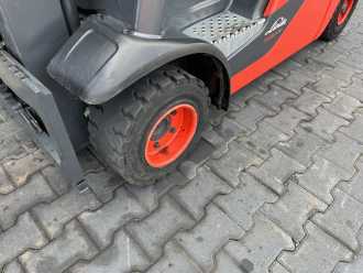 Wózki widłowe używane LINDE H20T-01 GAS VIERRADFRONTSTAPLER (13065964)