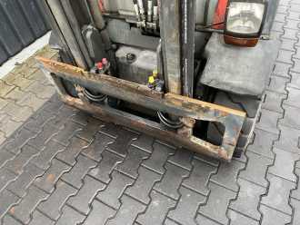 Wózki widłowe używane LINDE H25D-01 DIESEL VIERRADFRONTSTAPLER (13008943)