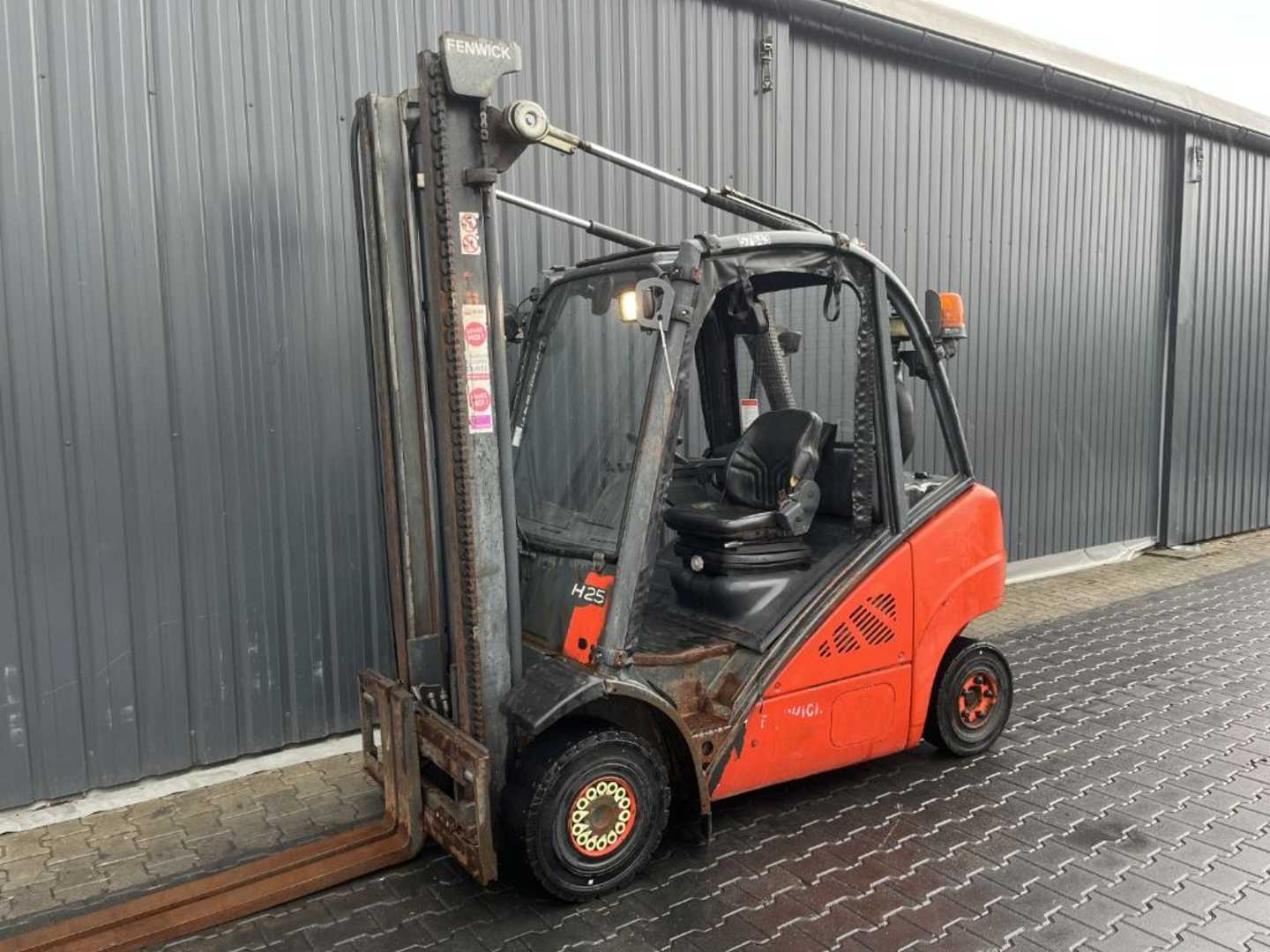 Wózki widłowe używane LINDE H25D-01 DIESEL VIERRADFRONTSTAPLER (13044623)