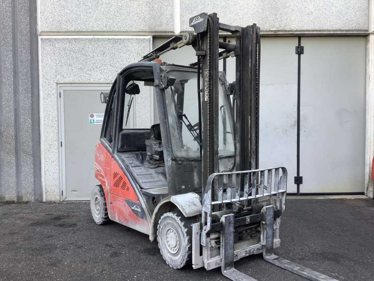 Wózki widłowe używane LINDE H25D-02 DIESEL VIERRADFRONTSTAPLER (13072889)