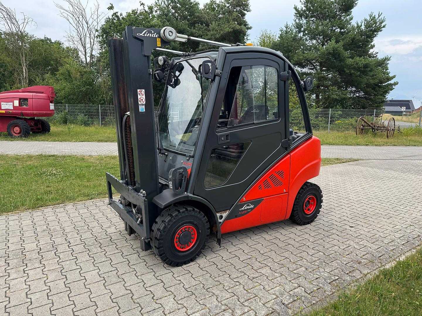 Wózki widłowe używane LINDE H25D-02 EVO Triplex DIESEL VIERRADFRONTSTAPLER (13053091)