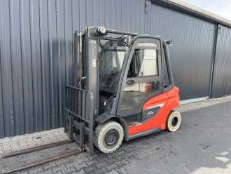 Wózki widłowe używane LINDE H25T-01 GAS VIERRADFRONTSTAPLER (13065388) backdrop