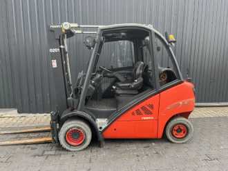Wózki widłowe używane LINDE H25T-02 GAS VIERRADFRONTSTAPLER (13062483)