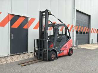 Wózki widłowe używane LINDE H25T-02 GAS VIERRADFRONTSTAPLER (13063945) backdrop