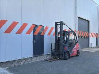 Wózki widłowe używane LINDE H25T-02 GAS VIERRADFRONTSTAPLER (13064489)