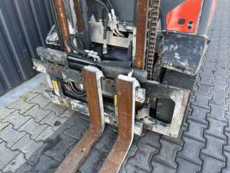 Wózki widłowe używane LINDE H25T-02 GAS VIERRADFRONTSTAPLER (13068296)