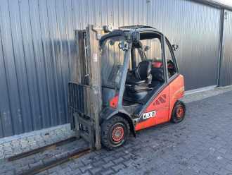 Wózki widłowe używane LINDE H25T-02 GAS VIERRADFRONTSTAPLER (13075952) backdrop