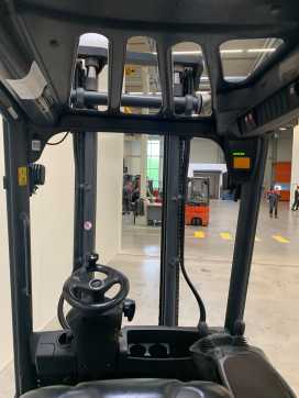 Wózki widłowe używane LINDE H25T GAS VIERRADFRONTSTAPLER (12955881)