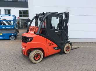Wózki widłowe używane LINDE H25T GAS VIERRADFRONTSTAPLER (13047737)
