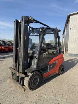 Wózki widłowe używane LINDE H30D-01/1202 DIESEL VIERRADFRONTSTAPLER (13036802) backdrop