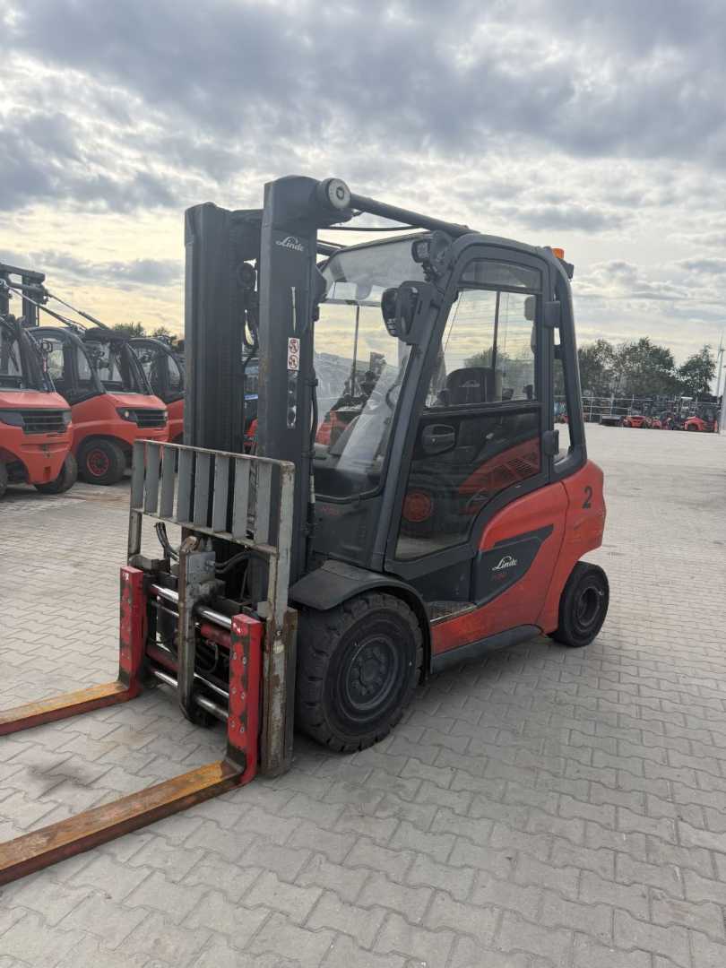 Wózki widłowe używane LINDE H30D-01/1202 DIESEL VIERRADFRONTSTAPLER (13070721)
