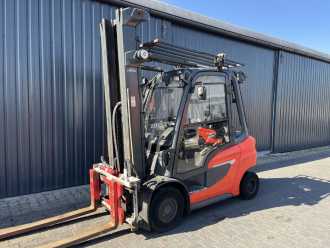 Wózki widłowe używane LINDE H30D-01 DIESEL VIERRADFRONTSTAPLER (13038477) backdrop