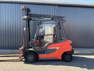 Wózki widłowe używane LINDE H30D-01 DIESEL VIERRADFRONTSTAPLER (13038477)