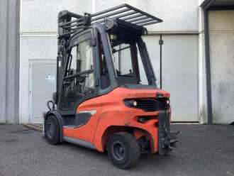 Wózki widłowe używane LINDE H30D-01 DIESEL VIERRADFRONTSTAPLER (13058318)