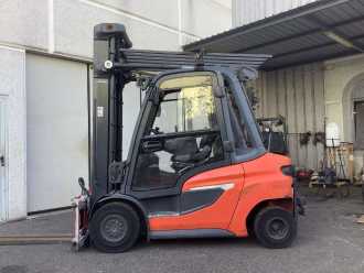 Wózki widłowe używane LINDE H30D-01 DIESEL VIERRADFRONTSTAPLER (13058318)