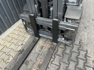 Wózki widłowe używane LINDE H30D-01 DIESEL VIERRADFRONTSTAPLER (13069220)