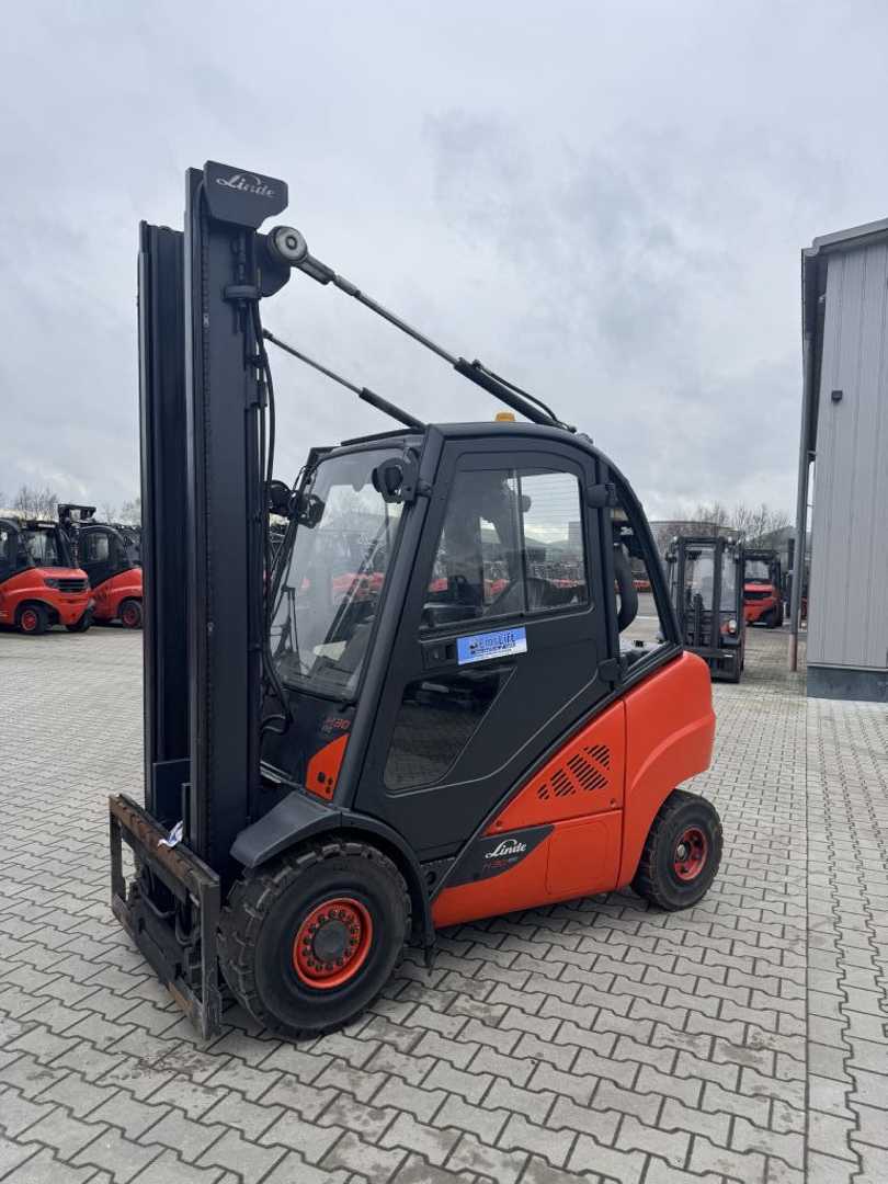 Wózki widłowe używane LINDE H30D-02 DIESEL VIERRADFRONTSTAPLER (12927137)
