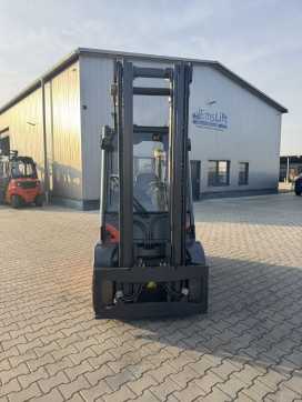 Wózki widłowe używane LINDE H30D-02 DIESEL VIERRADFRONTSTAPLER (12933986)