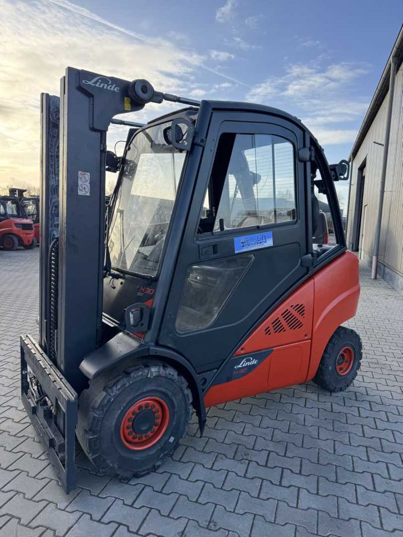 Wózki widłowe używane LINDE H30D-02 DIESEL VIERRADFRONTSTAPLER (13058634)
