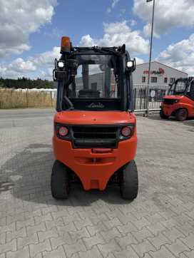 Wózki widłowe używane LINDE H30D-02 DIESEL VIERRADFRONTSTAPLER (13070720)