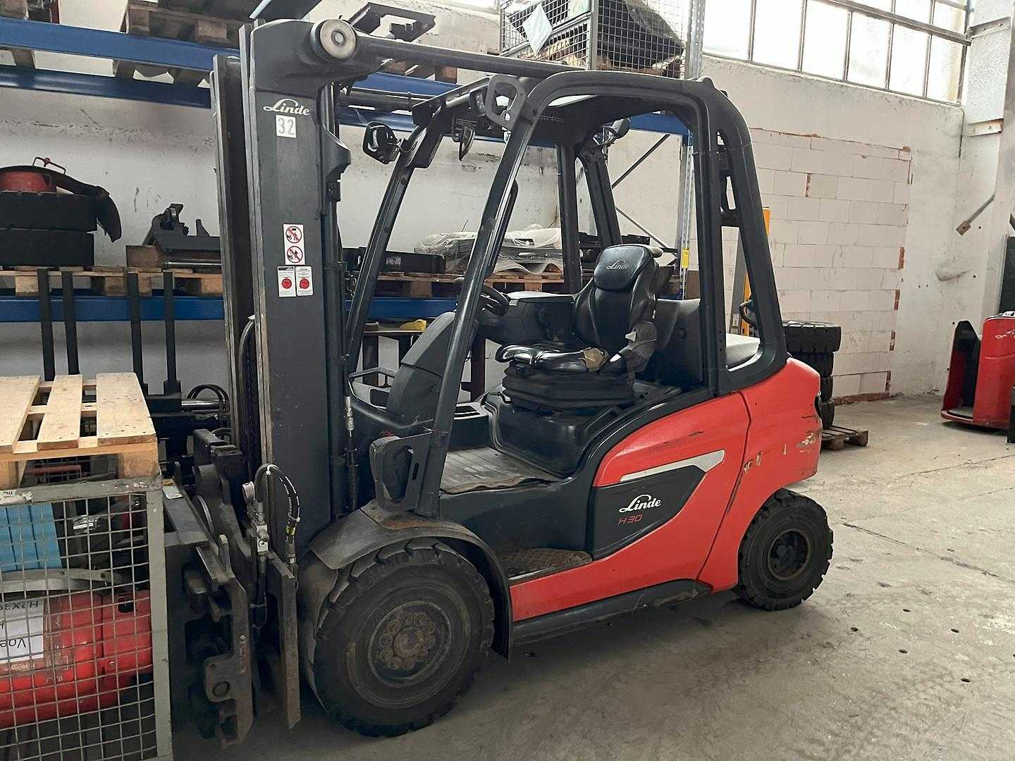 Wózki widłowe używane LINDE H30D DIESEL VIERRADFRONTSTAPLER (13010630)