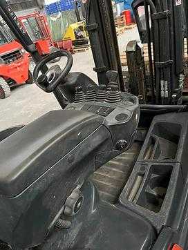Wózki widłowe używane LINDE H30D DIESEL VIERRADFRONTSTAPLER (13010630)