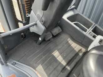 Wózki widłowe używane LINDE H30T-01 GAS VIERRADFRONTSTAPLER (13040929)