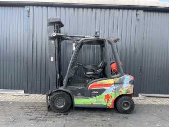 Wózki widłowe używane LINDE H30T-01 GAS VIERRADFRONTSTAPLER (13062479)
