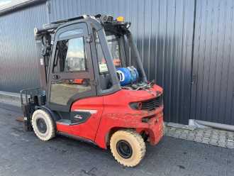 Wózki widłowe używane LINDE H30T-01 GAS VIERRADFRONTSTAPLER (13065378)