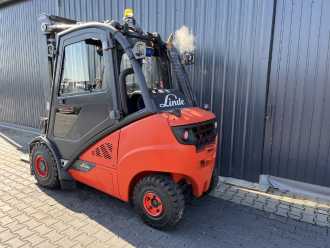 Wózki widłowe używane LINDE H30T-02 GAS VIERRADFRONTSTAPLER (13038464)