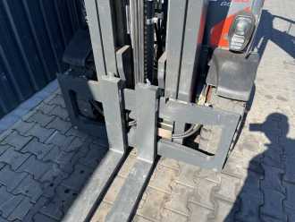 Wózki widłowe używane LINDE H30T-02 GAS VIERRADFRONTSTAPLER (13038464)
