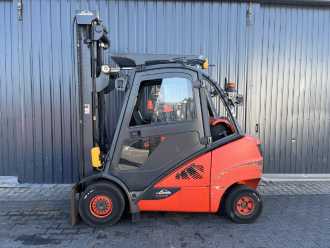 Wózki widłowe używane LINDE H30T-02 GAS VIERRADFRONTSTAPLER (13038467)