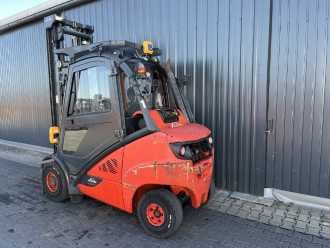 Wózki widłowe używane LINDE H30T-02 GAS VIERRADFRONTSTAPLER (13038476)
