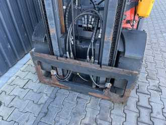 Wózki widłowe używane LINDE H30T-02 GAS VIERRADFRONTSTAPLER (13038476)