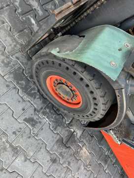 Wózki widłowe używane LINDE H30T GAS VIERRADFRONTSTAPLER (13001657)