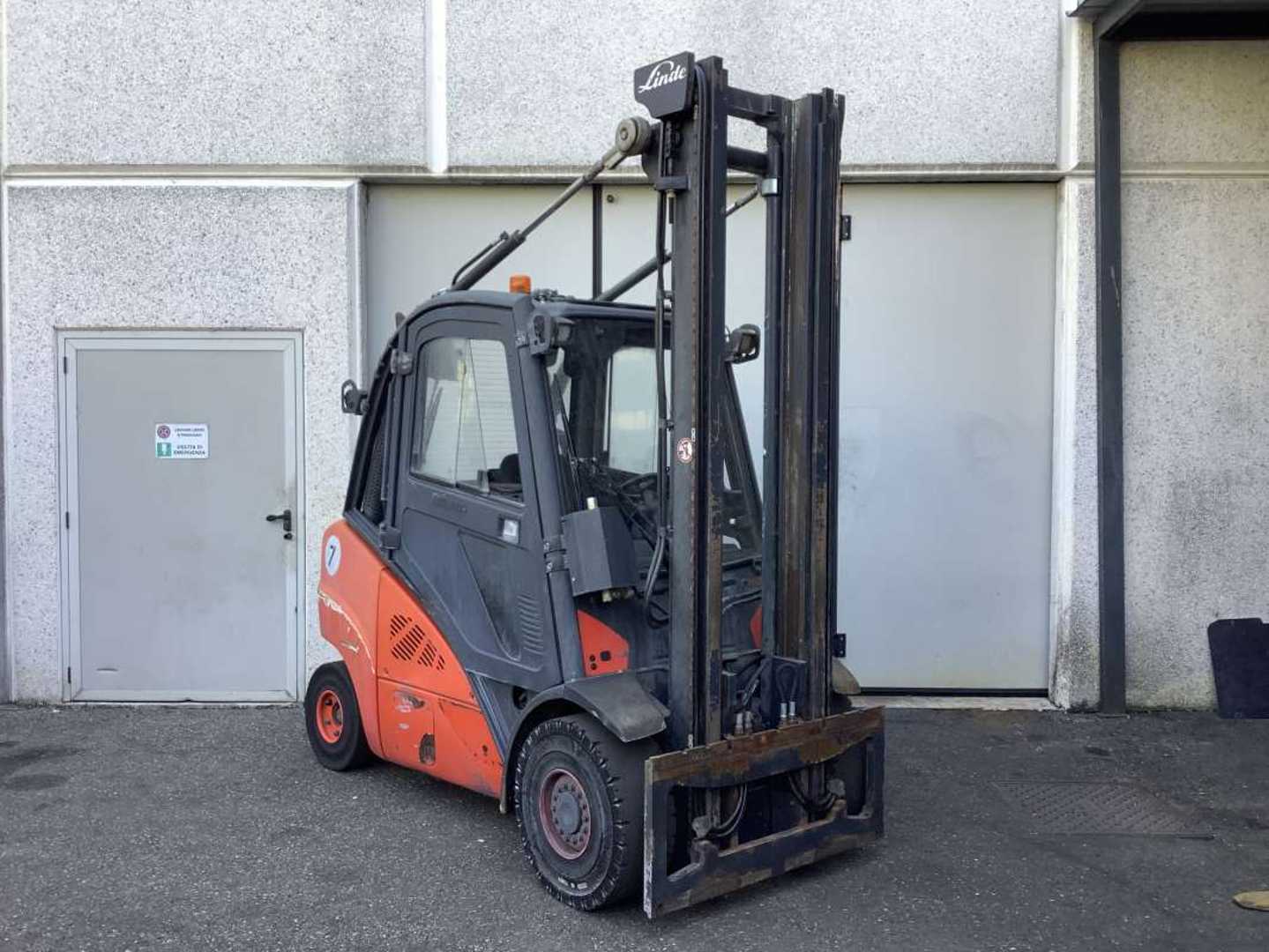 Wózki widłowe używane LINDE H35D-02 DIESEL VIERRADFRONTSTAPLER (13064812)