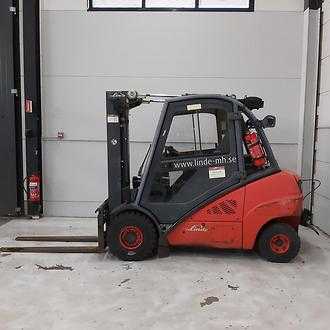 Wózki widłowe używane LINDE H35D DIESEL VIERRADFRONTSTAPLER (13069133) backdrop