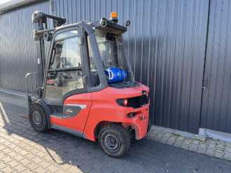 Wózki widłowe używane LINDE H35T-01 GAS VIERRADFRONTSTAPLER (13067848)
