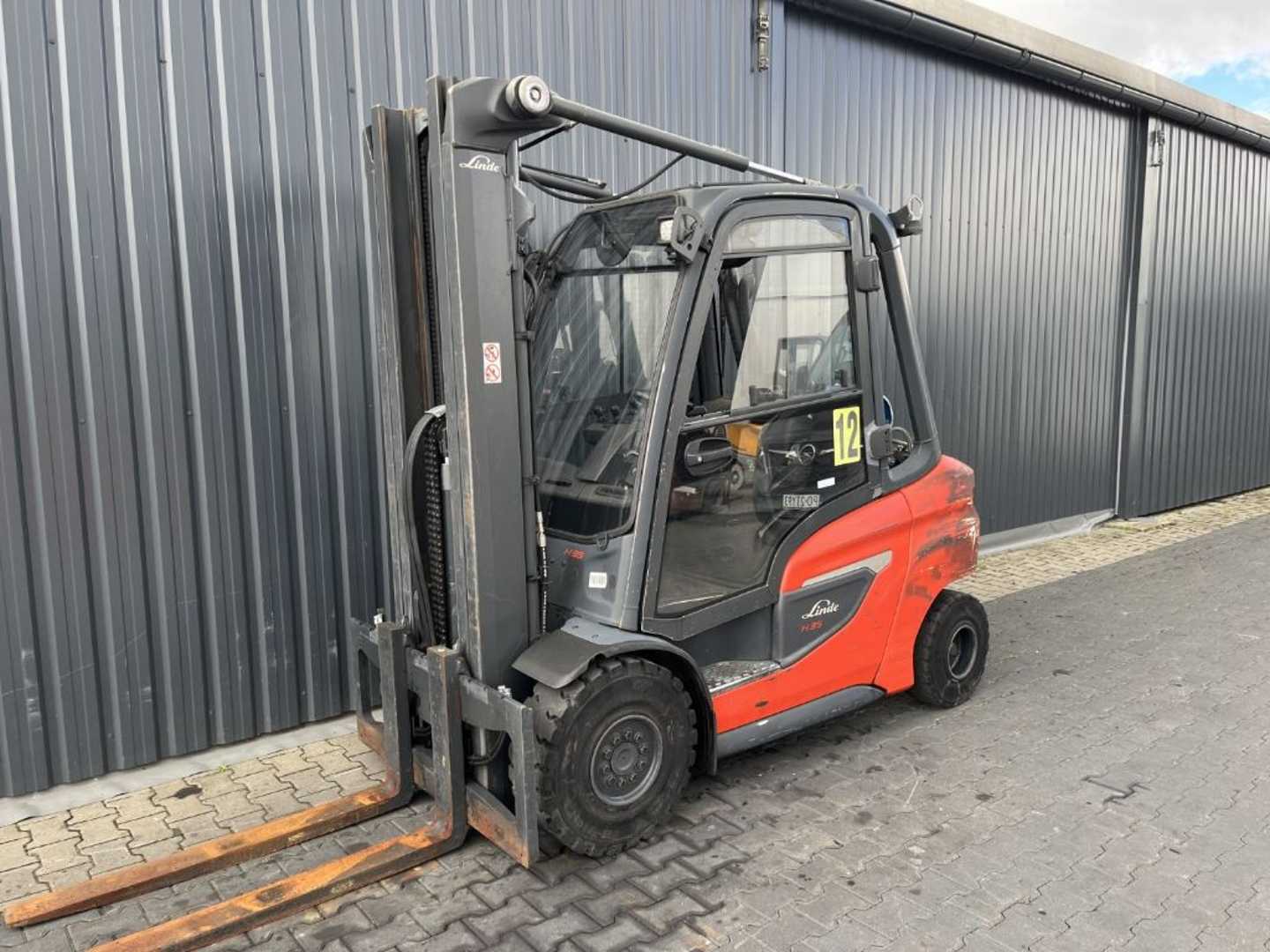 Wózki widłowe używane LINDE H35T-01 GAS VIERRADFRONTSTAPLER (13069219)