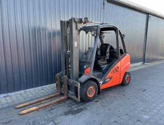 Wózki widłowe używane LINDE H35T-02 GAS VIERRADFRONTSTAPLER (13032513) backdrop