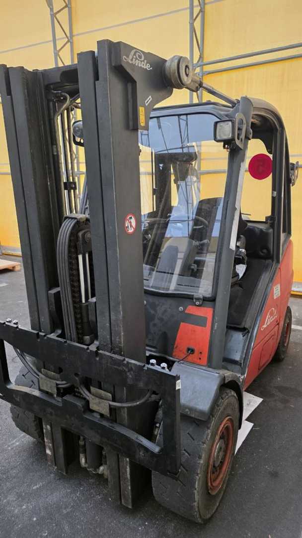 Wózki widłowe używane LINDE H35T GAS VIERRADFRONTSTAPLER (13059860)