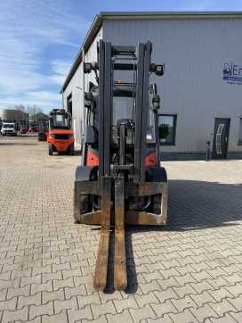 Wózki widłowe używane LINDE H50D-02/600 DIESEL VIERRADFRONTSTAPLER (13026082)