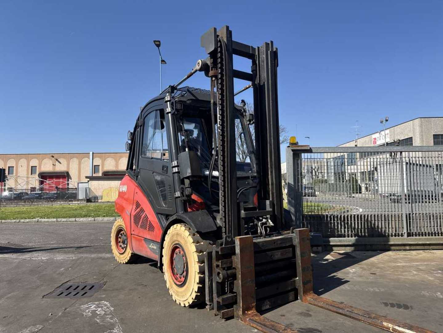 Wózki widłowe używane LINDE H50D-02/600 DIESEL VIERRADFRONTSTAPLER (13030902)